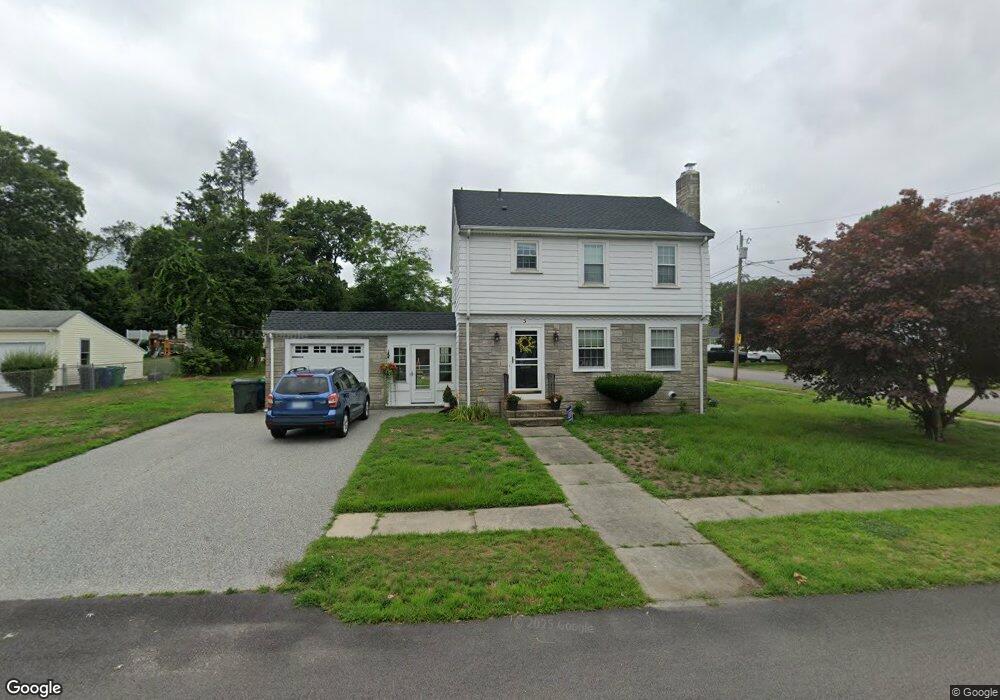 16 Potomac Cir, Warwick, RI 02888 - photo 1