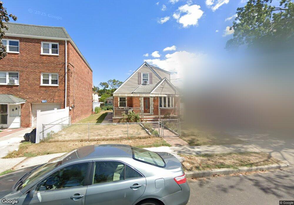 8411 264th St, Floral Park, NY 11001 - photo 1