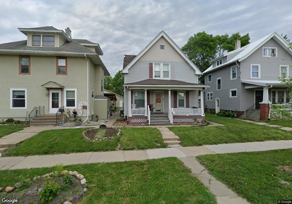 820 15th St SE, Cedar Rapids, IA 52403 - photo 1