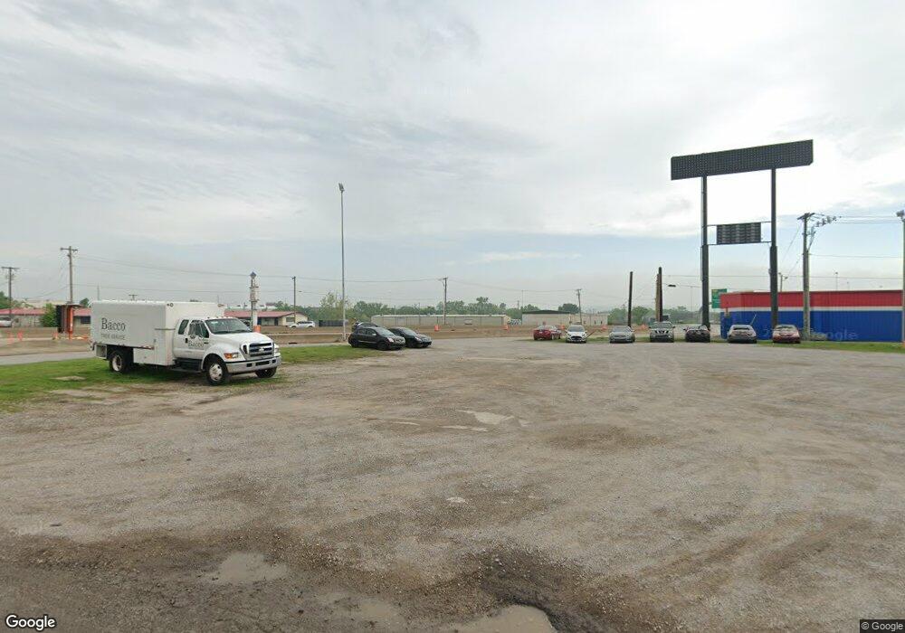 5523 W Skelly Dr, Tulsa, OK 74107 - photo 1