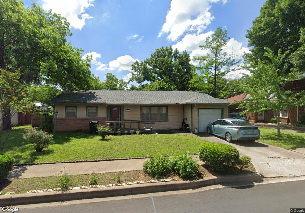 717 W Chambers St, Cleburne, TX 76033 - photo 1