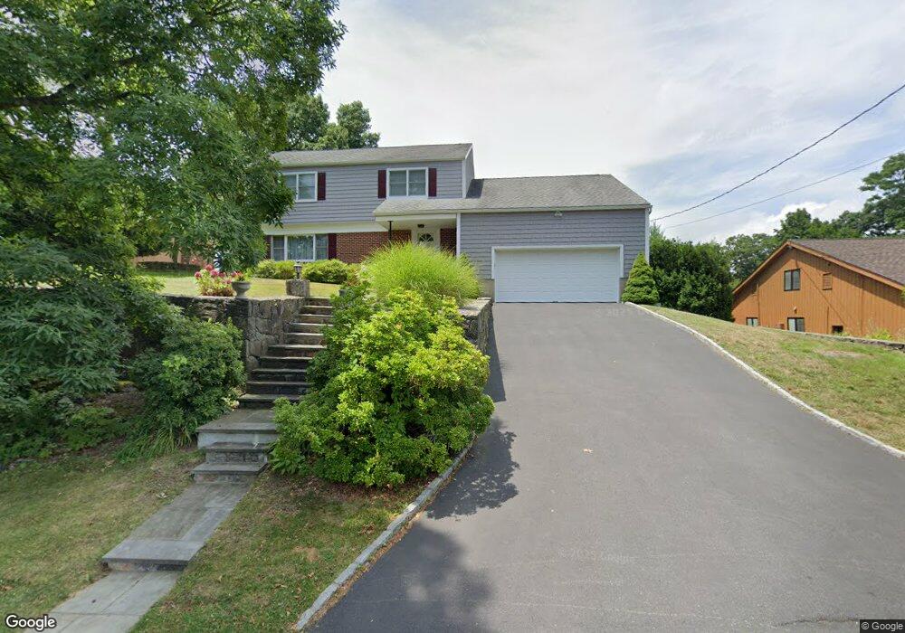 25 Greenway Dr, Greenwich, CT 06831 - photo 1