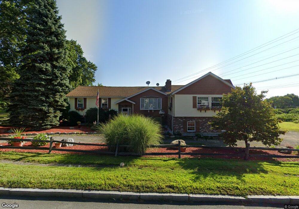 681 Lincoln St, Waltham, MA 02451 - photo 1