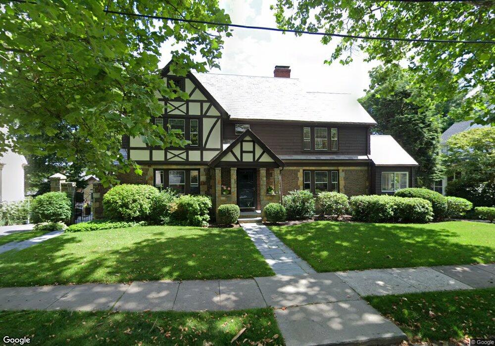 31 Alberta Rd, Chestnut Hill, MA 02467 - photo 1