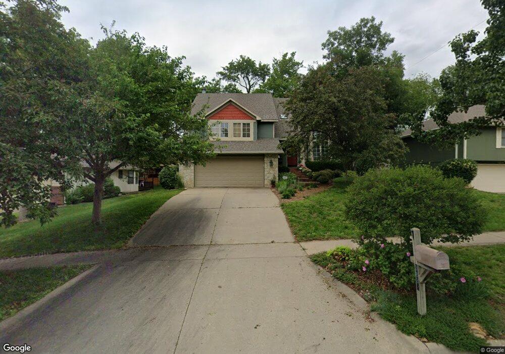 3832 SW Deer Trail Dr, Topeka, KS 66610 - photo 1