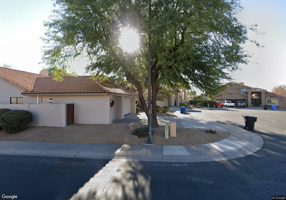 937 W Iris Dr unit !WOW!, Gilbert, AZ 85233 - photo 1