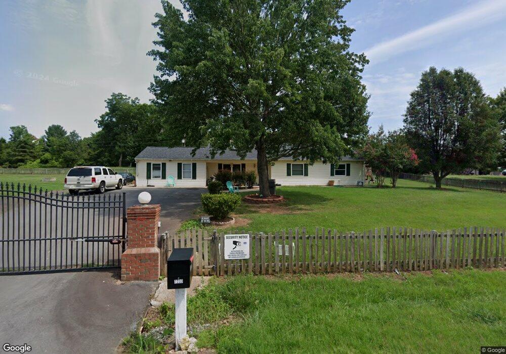 7233 N Starcrest Dr, Warrenton, VA 20187 - photo 1