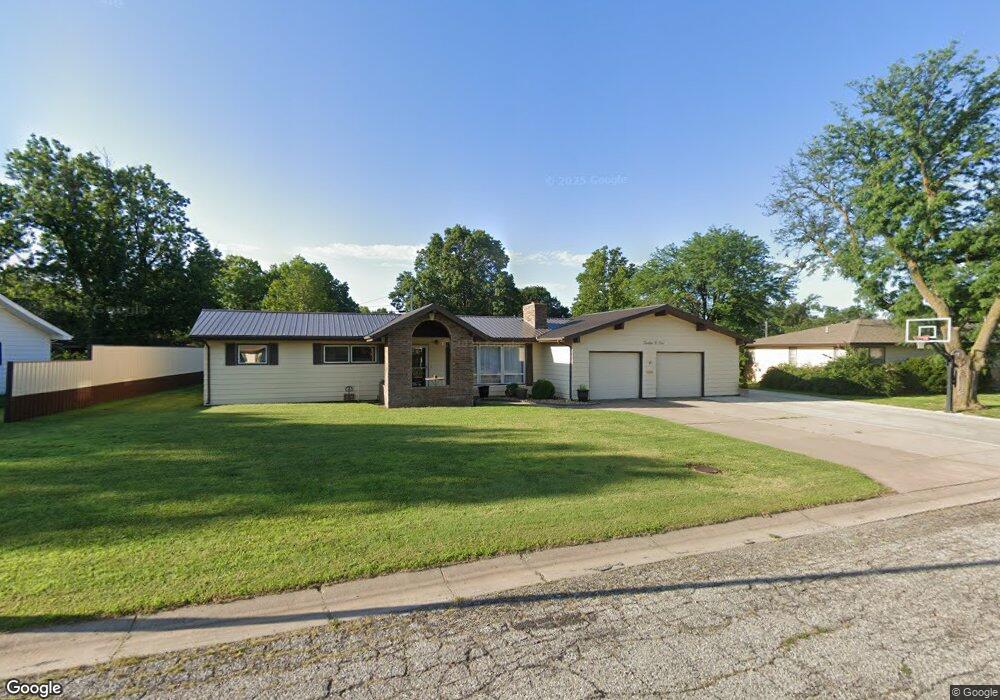 1202 Glendale Rd, McPherson, KS 67460 - photo 1