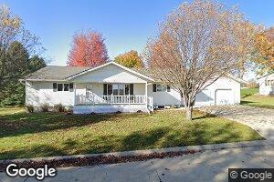 310 Dell St NE, George, IA 51237