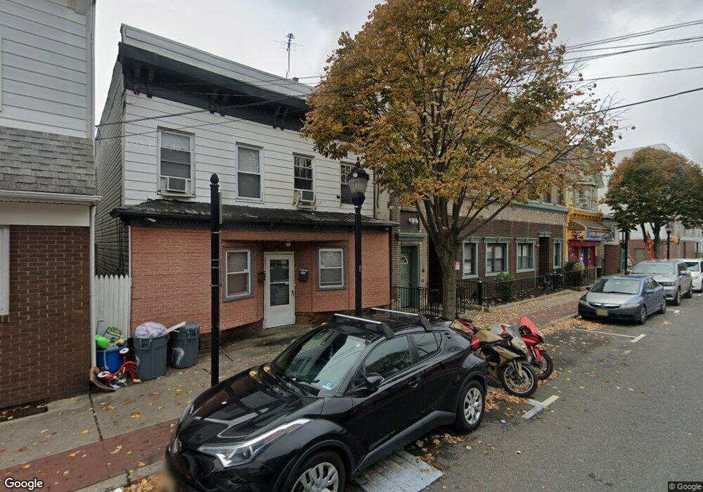 579 Roosevelt Ave unit 2, Carteret, NJ 07008 - photo 1