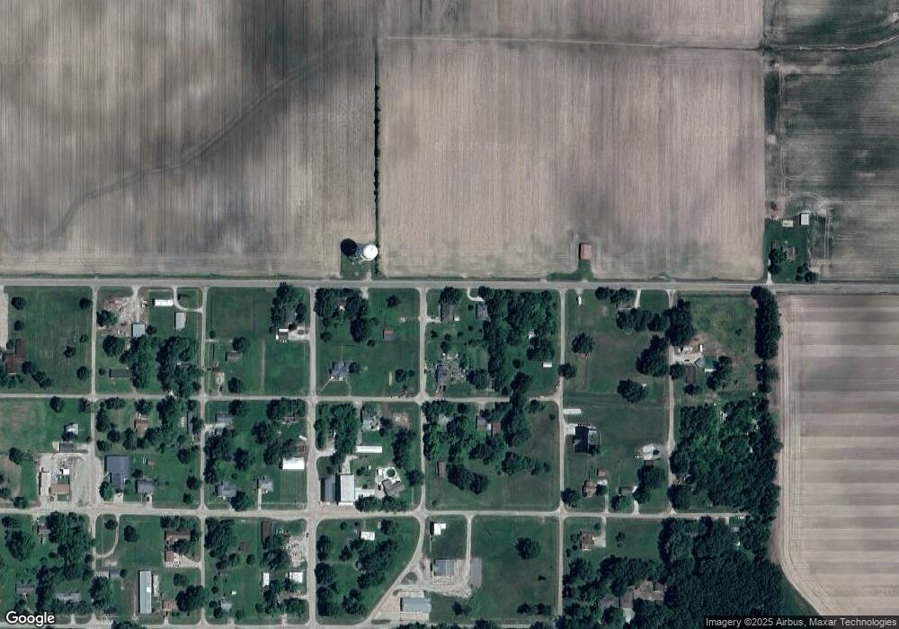 208 N 3rd St, Shumway, IL 62461 - photo 1