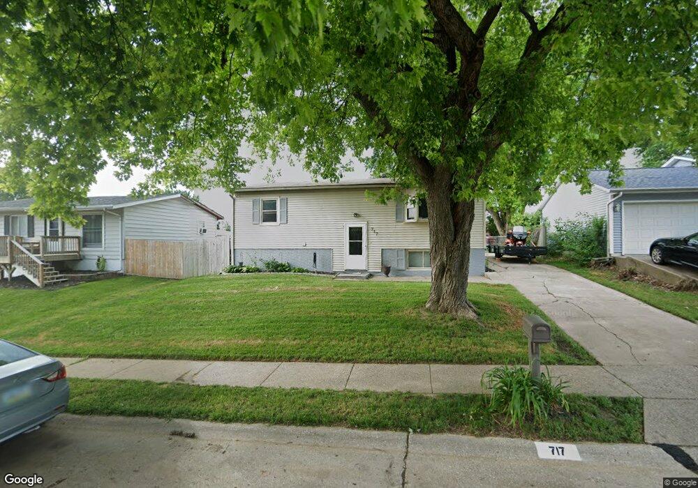 717 W 58th St, Davenport, IA 52806 - photo 1