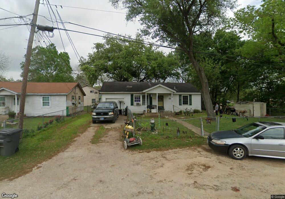 2415 9th St, Bay City, TX 77414 - photo 1