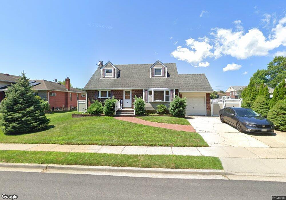 5 Lent Dr, Plainview, NY 11803 - photo 1