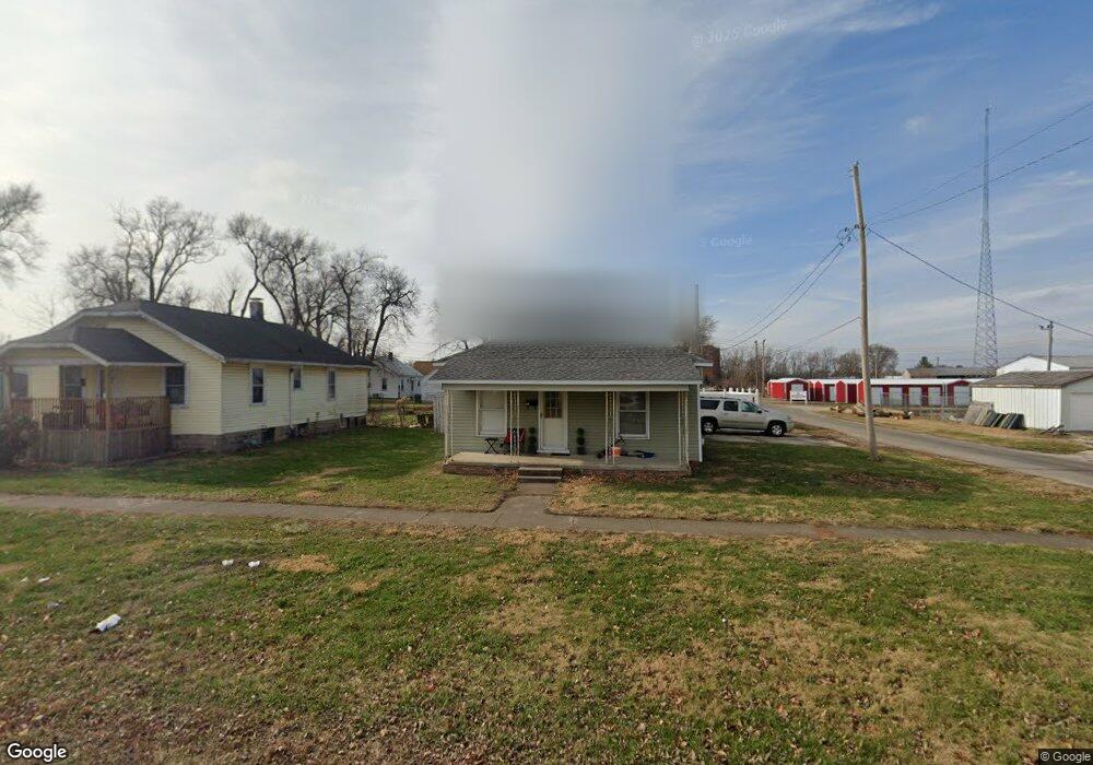 821 N 13th St, Mattoon, IL 61938 - photo 1