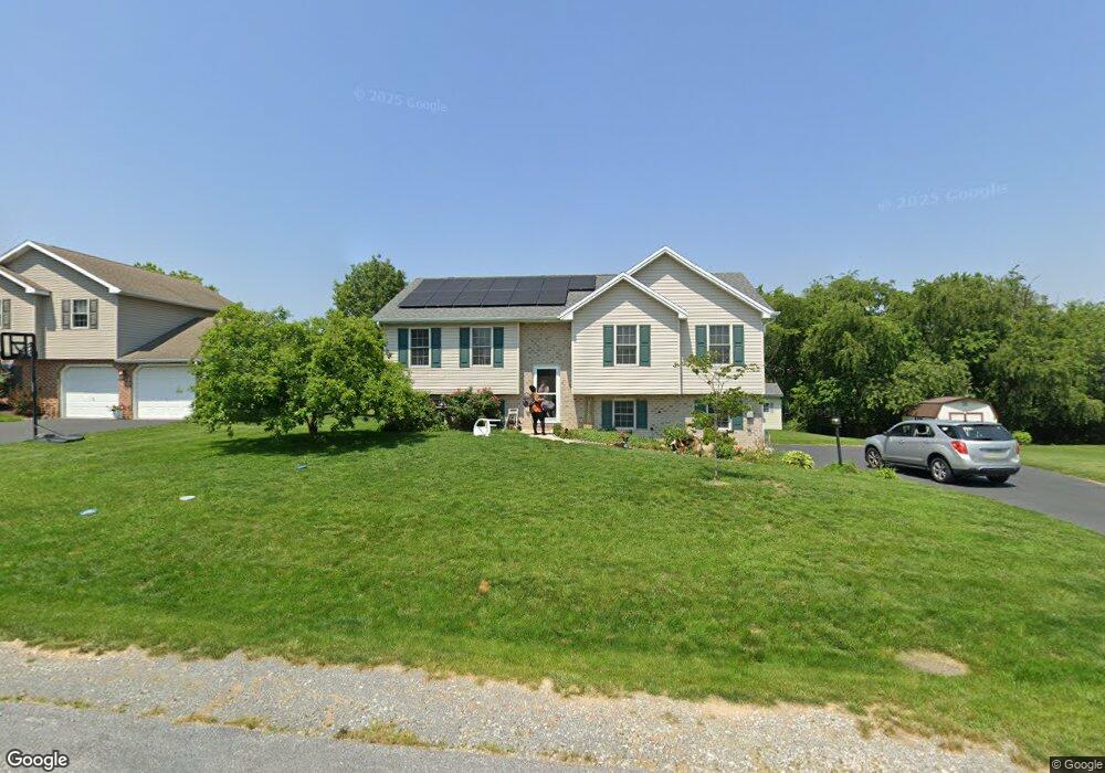 1640 Hamilton Hills Dr, Chambersburg, PA 17202 - photo 1