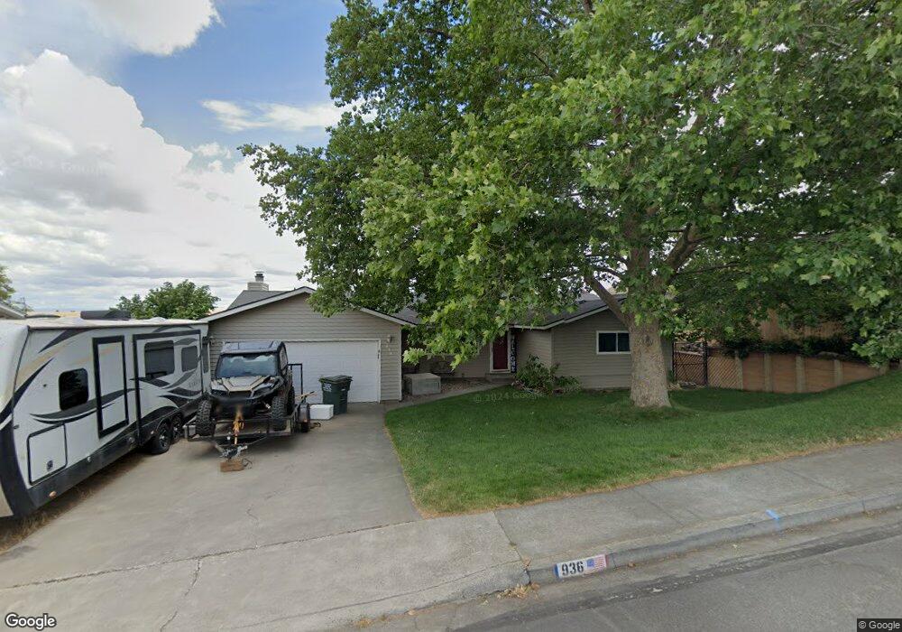 936 SE 1st St, Pendleton, OR 97801 - photo 1