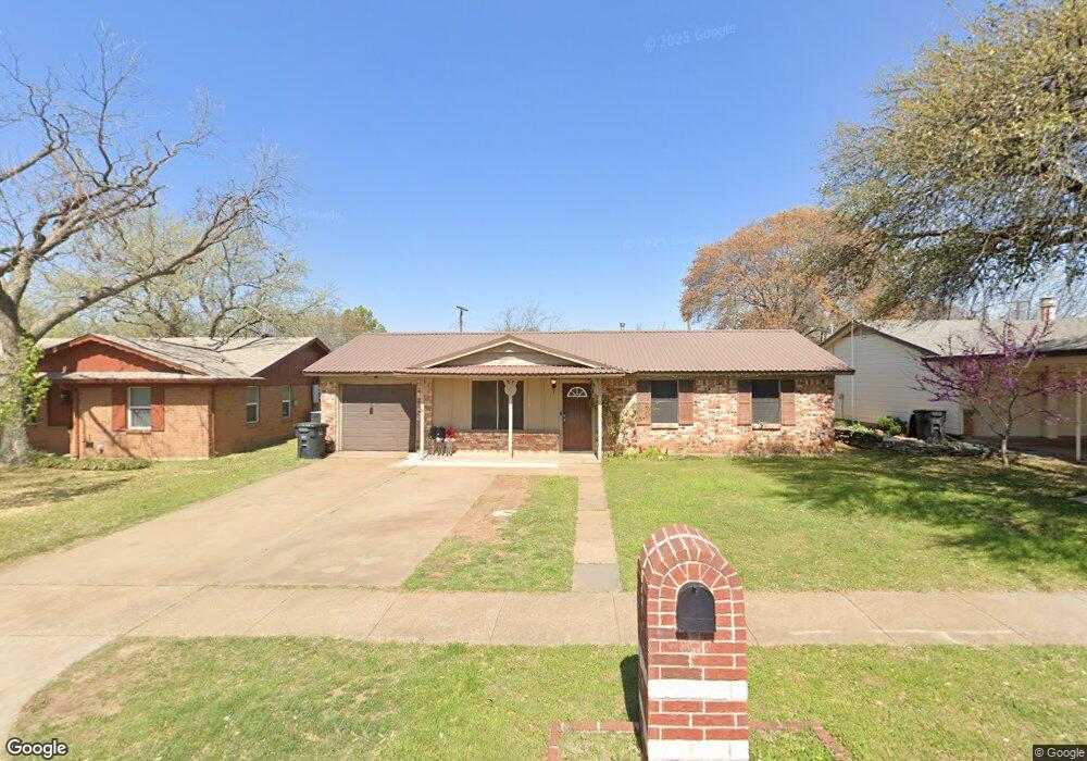 1420 Phillips St, Cleburne, TX 76033 - photo 1