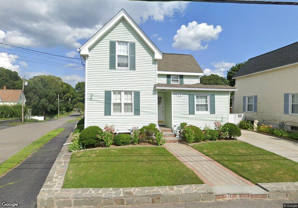 11 Cottage St, Hudson, MA 01749 - photo 1