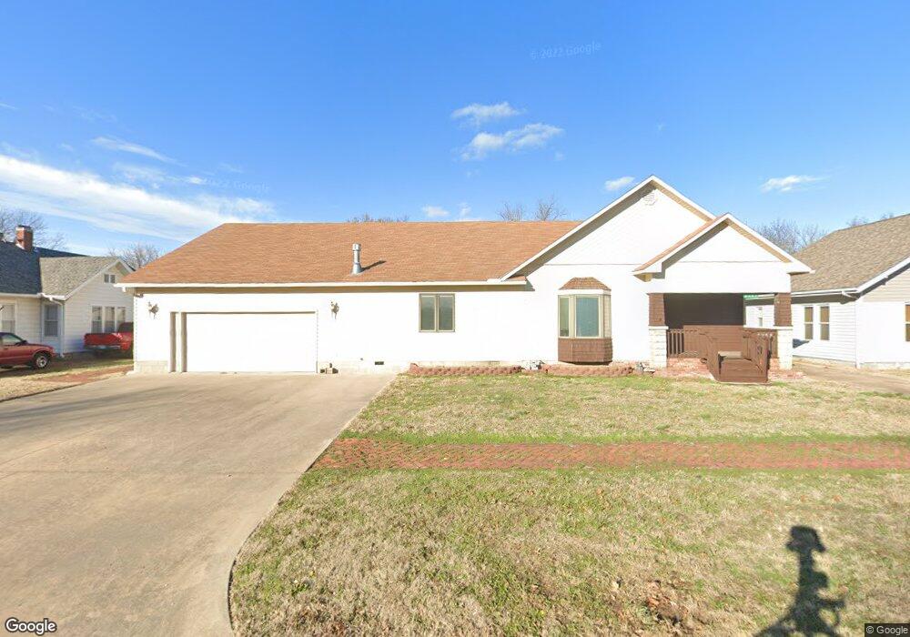 2307 Stevens Ave, Parsons, KS 67357 - photo 1