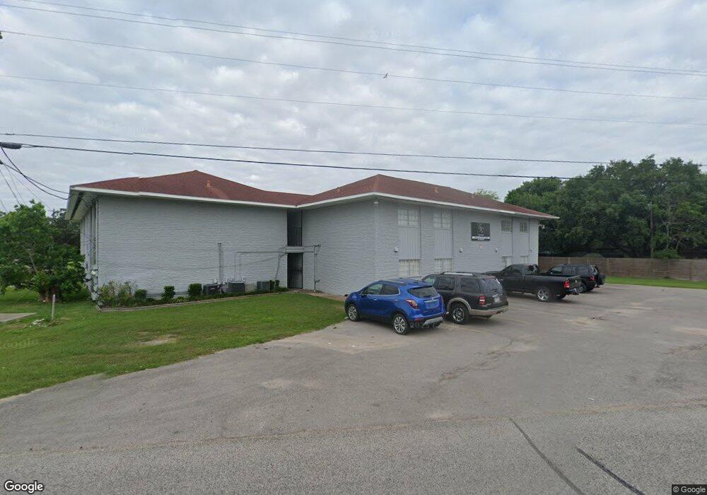 2200 S Gordon St unit 11, Alvin, TX 77511 - photo 1