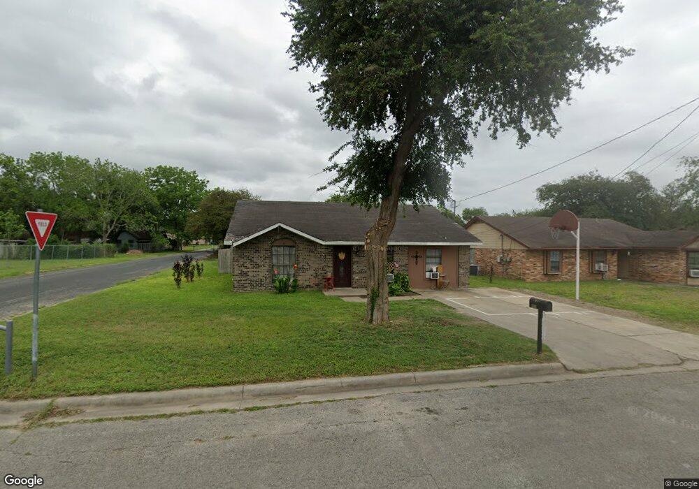 1308 N Avenue C, Beeville, TX 78102 - photo 1