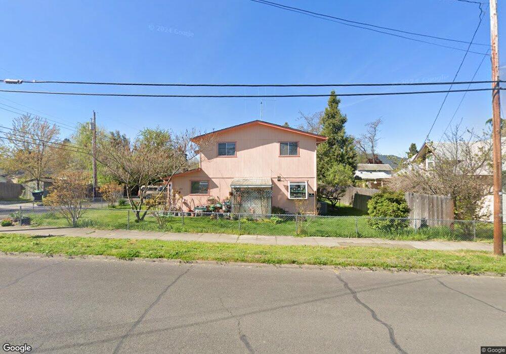 251 N 4th St, Central Point, OR 97502 - photo 1