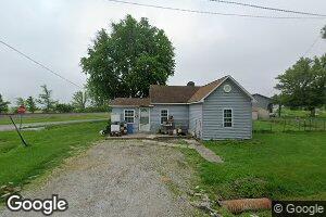 103 W Vermillion St, Witt, IL 62094