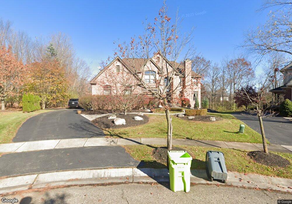 6797 Blakewood Ct, West Bloomfield, MI 48322 - photo 1