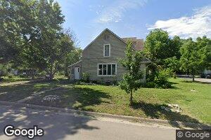 211 W Lincoln St, Moundridge, KS 67107