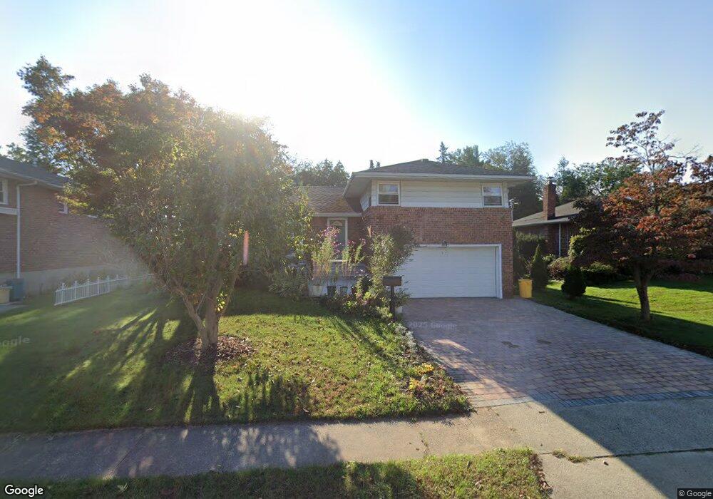 327 Southwood Cir, Syosset, NY 11791 - photo 1