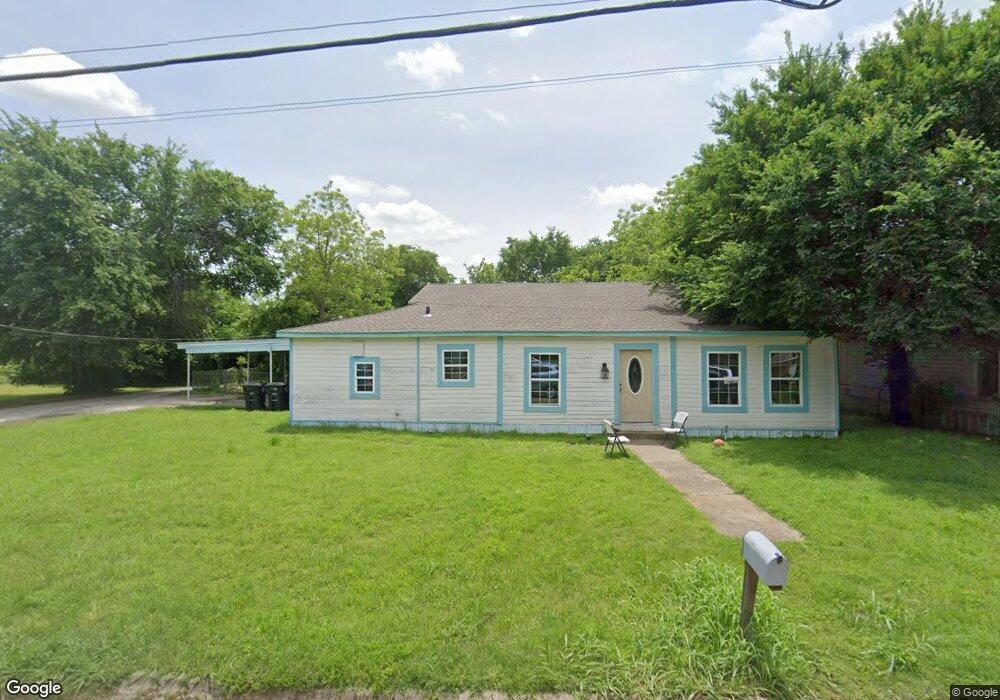 606 E Willingham St, Cleburne, TX 76031 - photo 1