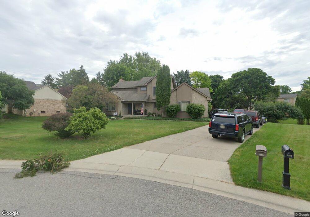 5295 Pleasant View Ct, West Bloomfield, MI 48323 - photo 1