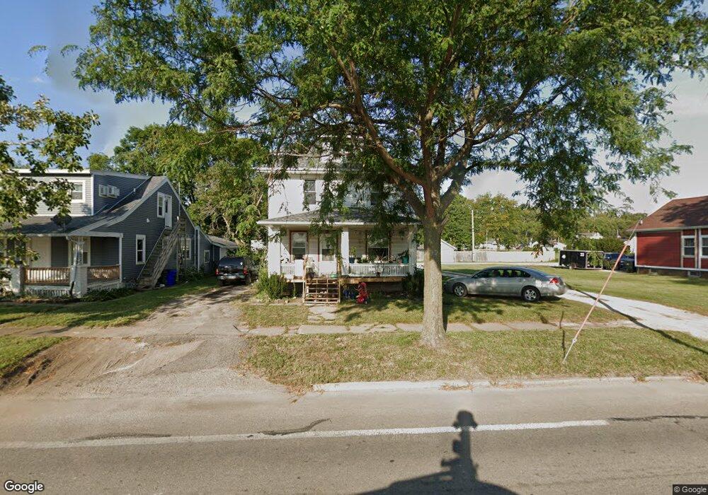 1652 Ellis Blvd NW, Cedar Rapids, IA 52405 - photo 1