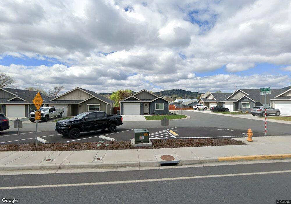 1679 NE June Bug Dr, Grants Pass, OR 97526 - photo 1