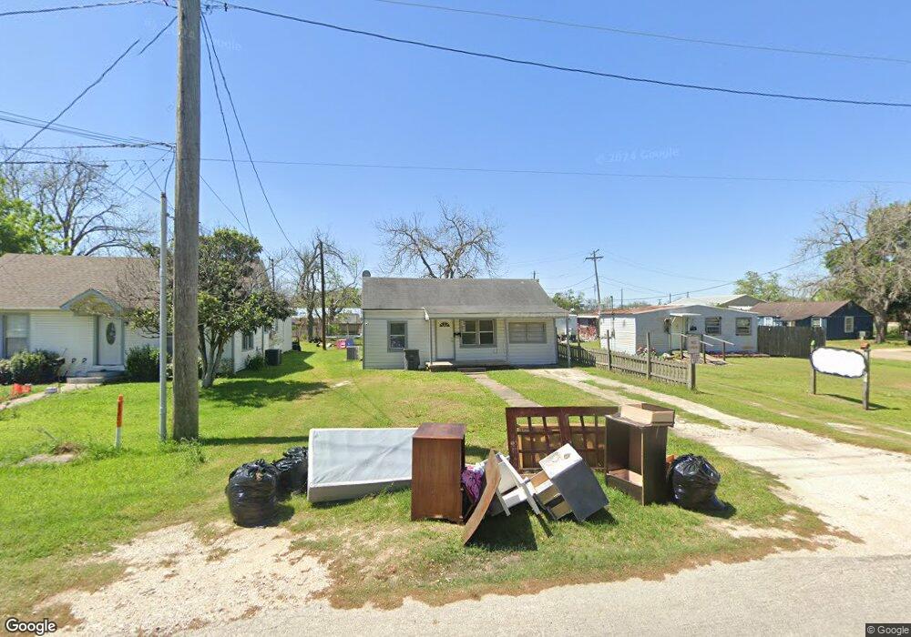 1404 Avenue G, Bay City, TX 77414 - photo 1