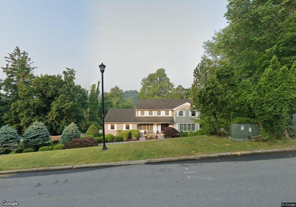 94 Deerfield Ln N, Pleasantville, NY 10570 - photo 1