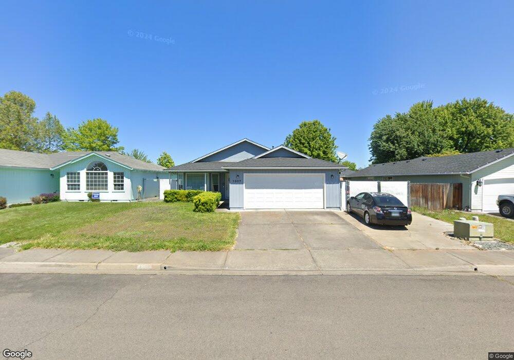 1007 Juanita Way, Central Point, OR 97502 - photo 1