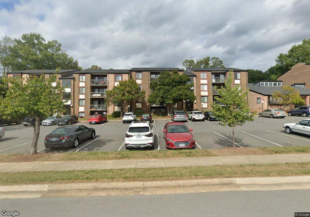 9731 Kings Crown Ct unit 102, Fairfax, VA 22031 - photo 1