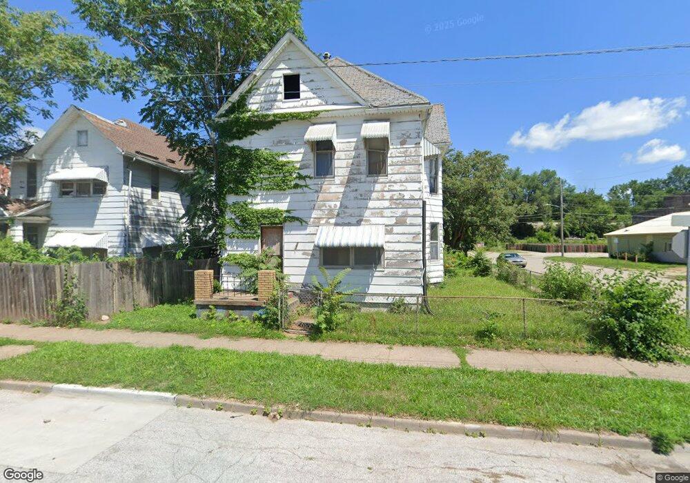 1602 W 4th St, Davenport, IA 52802 - photo 1