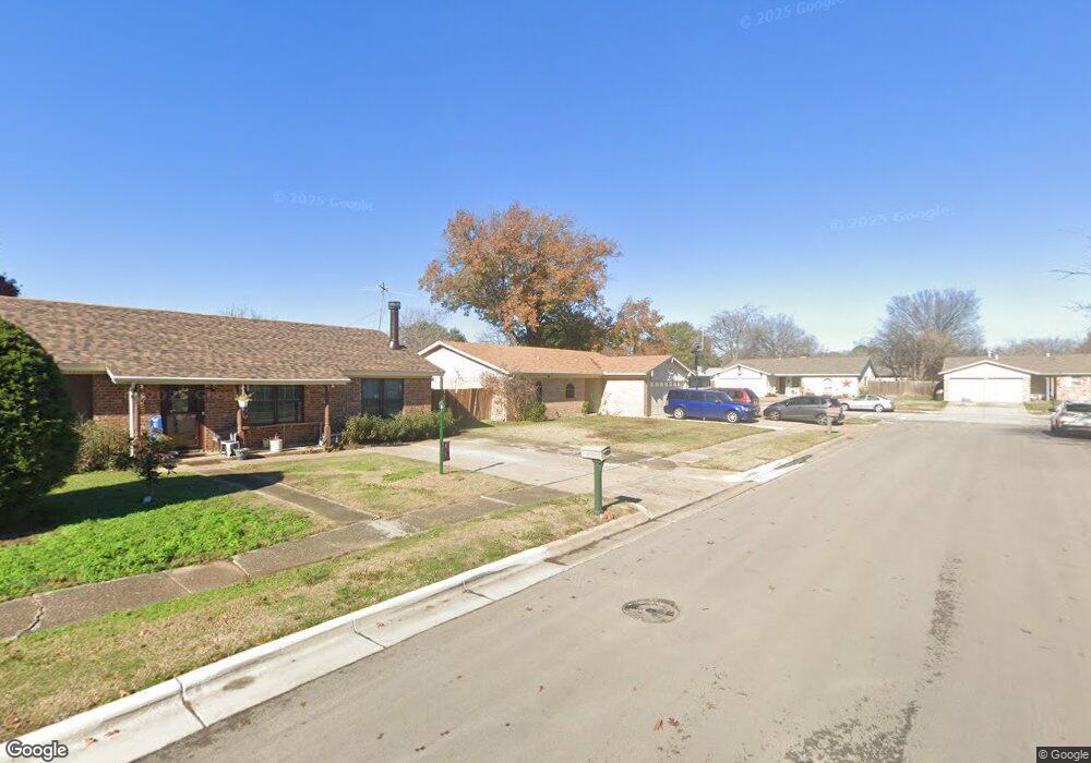 5521 Finian Ln, North Richland Hills, TX 76180 - photo 1