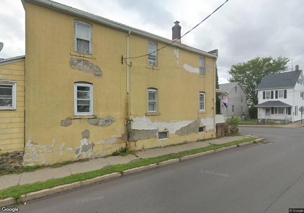 682 Seybert St, Hazleton, PA 18201 - photo 1