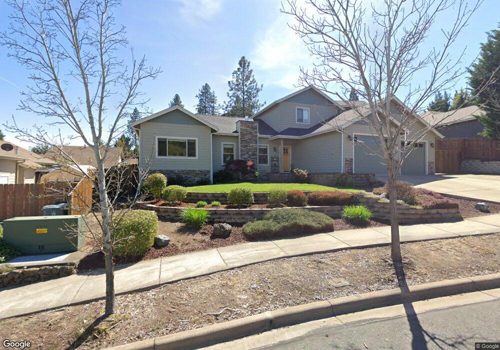 907 NW Bishop St, Grants Pass, OR 97526 - photo 1