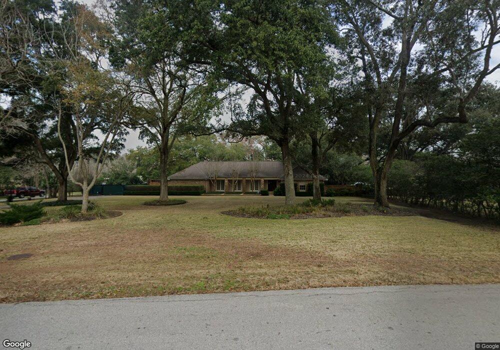 914 Hillcrest Dr, Richmond, TX 77469 - photo 1