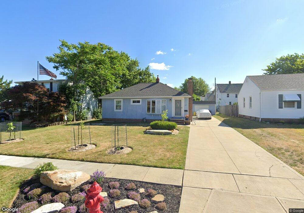 1781 E 289th St, Wickliffe, OH 44092 - photo 1