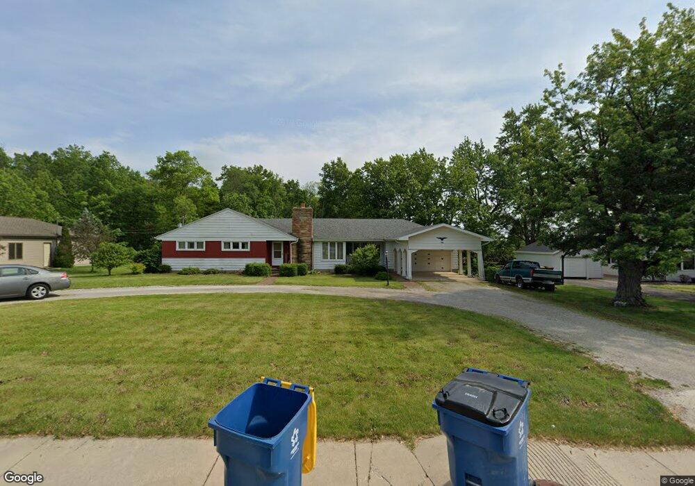 302 E Dustman Rd, Bluffton, IN 46714 - photo 1