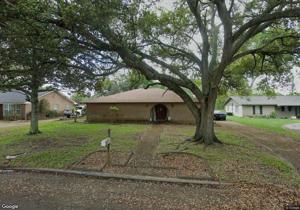 2404 Hillcrest Dr, Bay City, TX 77414 - photo 1