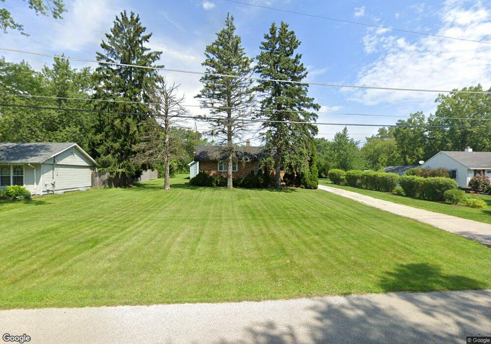 1610 Macarthur Dr, Waukegan, IL 60087 - photo 1