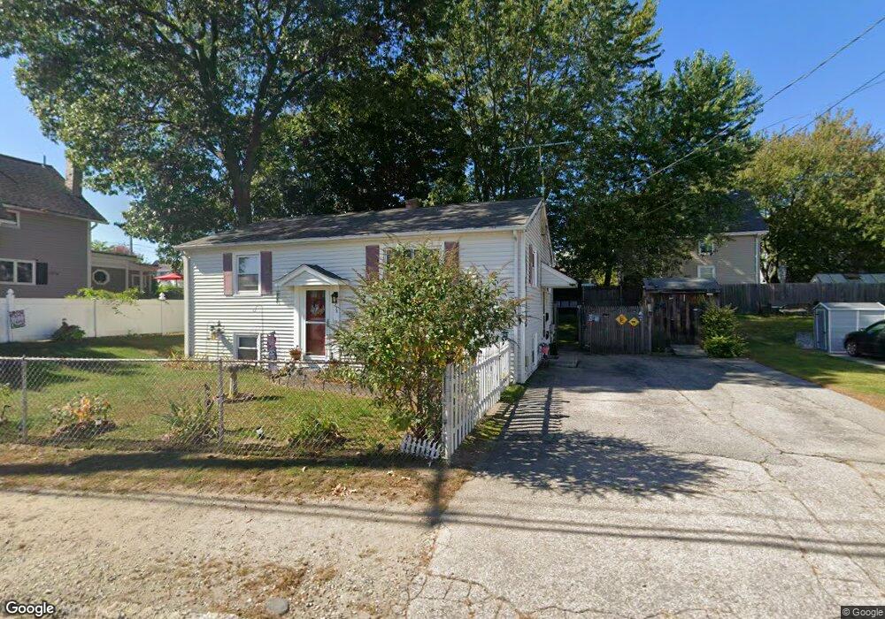 276 Mendon Ave, Pawtucket, RI 02861 - photo 1