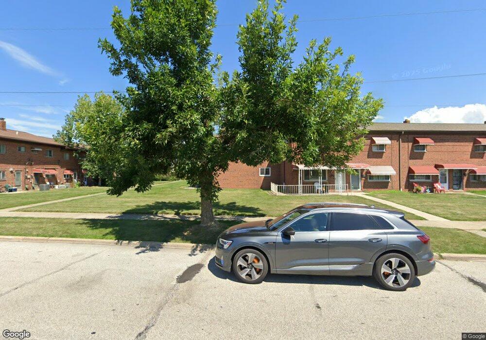 1585 Ridgewick Dr, Wickliffe, OH 44092 - photo 1